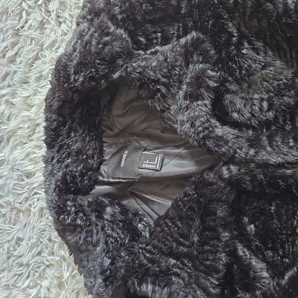 Vegan Fur Coat black textured faux fur jacket long  length pockets - Picture 3 of 4